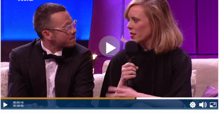 Wortezauber in der Podcastjury. Gewonnen hat Christina Wolf, hier mit ihrem Freund Henri bei der Verleihung des Deutschen Hörbuchpreises